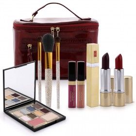 طقم بلوكبستر من إليزابيث آردن