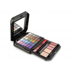 علبة ماكياج السفر من نوبا