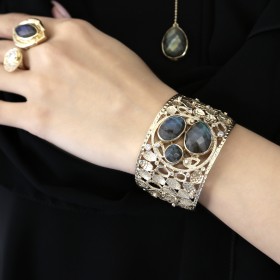 ميليندا ماريا – سوار لابرادوريت