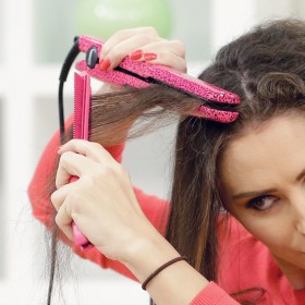 جوسي – مصفف الشعر الوردي بطبعة الفهد